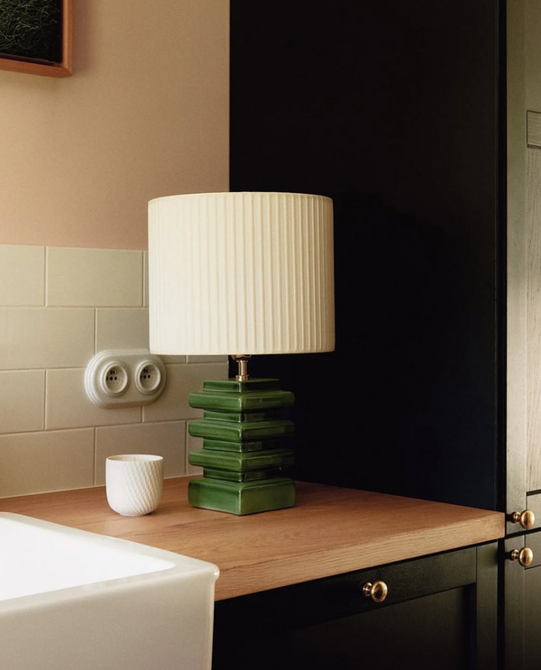 Fontini Garby Colonial, Double electrical outlet