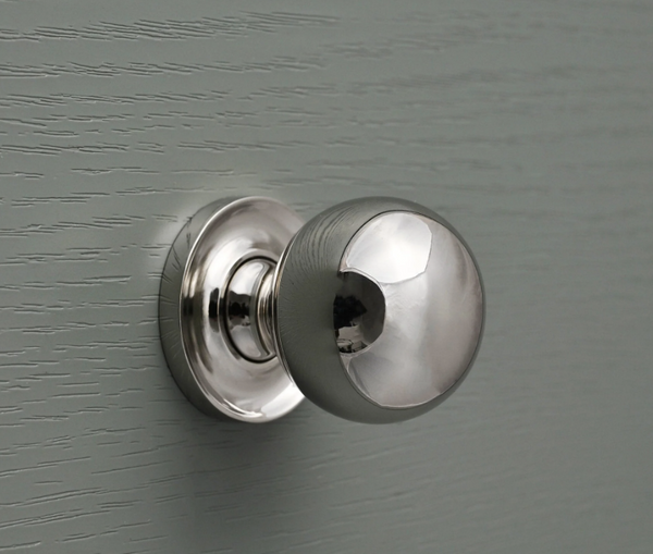 Alabaster Studio Knob, Bronze 16mm