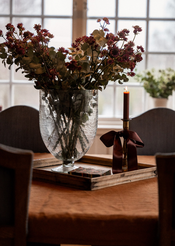 Lisa Hamret vase på stett, Large