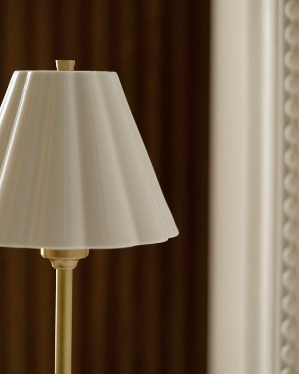 Astrid Bordlampe, Messing