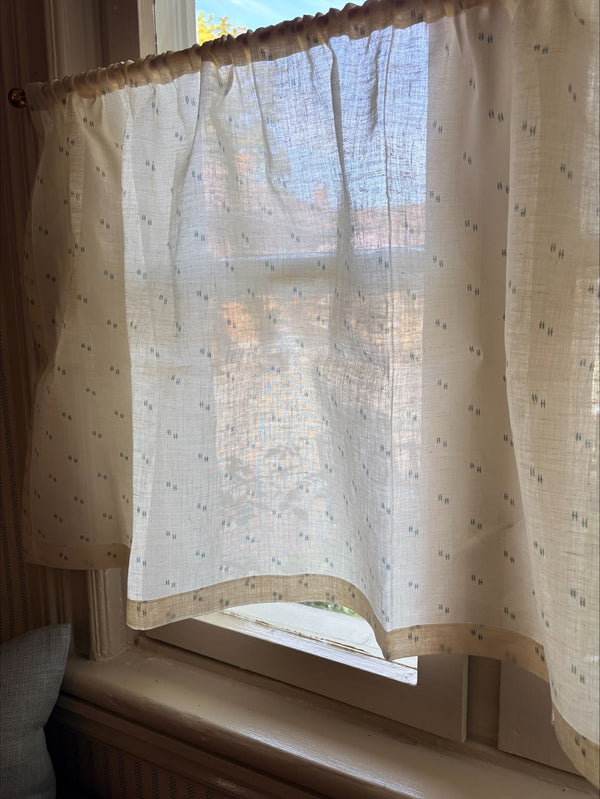 Cafegardin, painted thread, porcelain