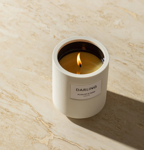 August & Piers Duftlys, Darling