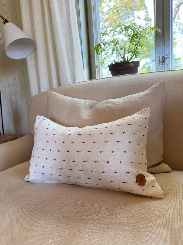 Helene Blanche cushion, Drop Rose 30x50