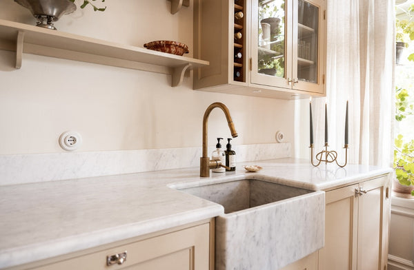 Fontini Garby Colonial, Single electrical outlet