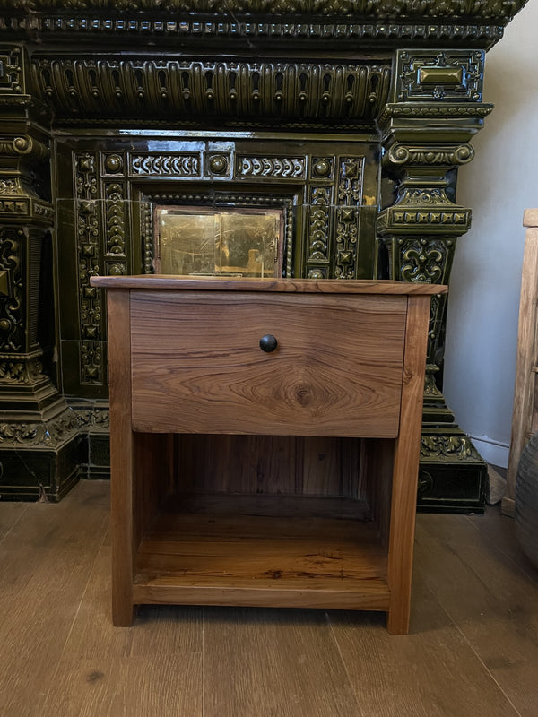 Alabaster Studio, Luna Nattbord