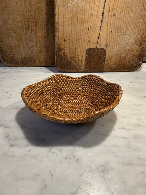 Oval Rottingkurv, Bølgete