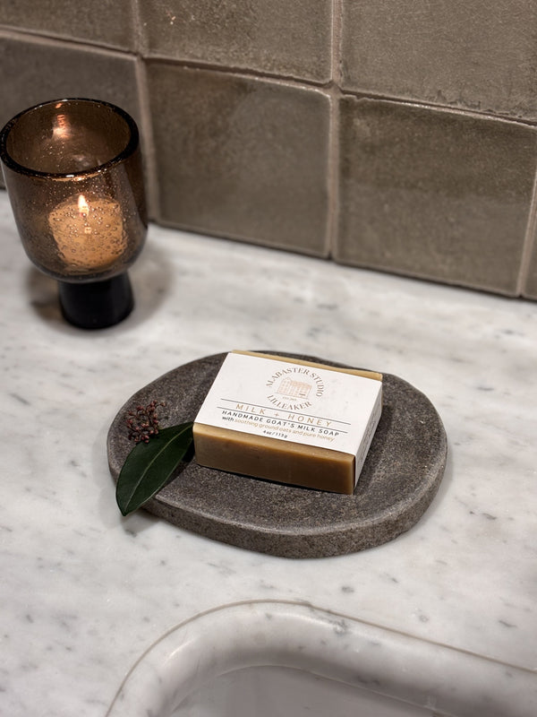 Alabaster Studio Lilleaker Såpestykke, Milk & Honey