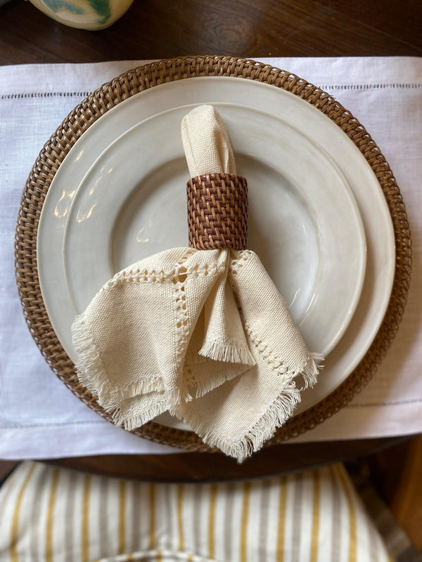 Serviett med frynsekant, kremhvit