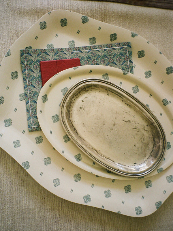 Helene Blanche serveringsbrett, Silvia's Cloth Porcelain Oval