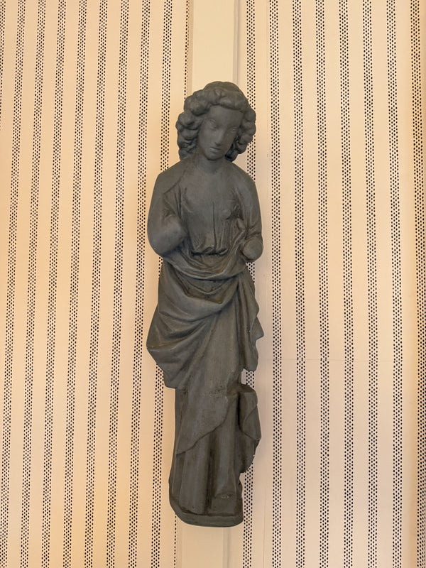 Skulptur av kvinne, Vegghengt