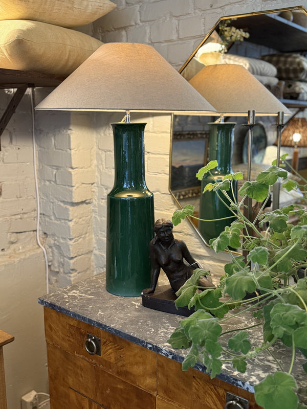 Brooklyn Bordlampe, Glossy Grønn