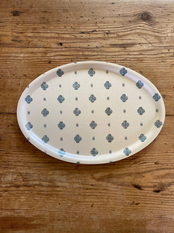 Helene Blanche serveringsbrett, Silvia's Cloth Porcelain Oval