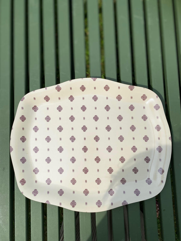 Helene Blanche serveringsbrett, Silvia's Cloth Plum Curvy Oval
