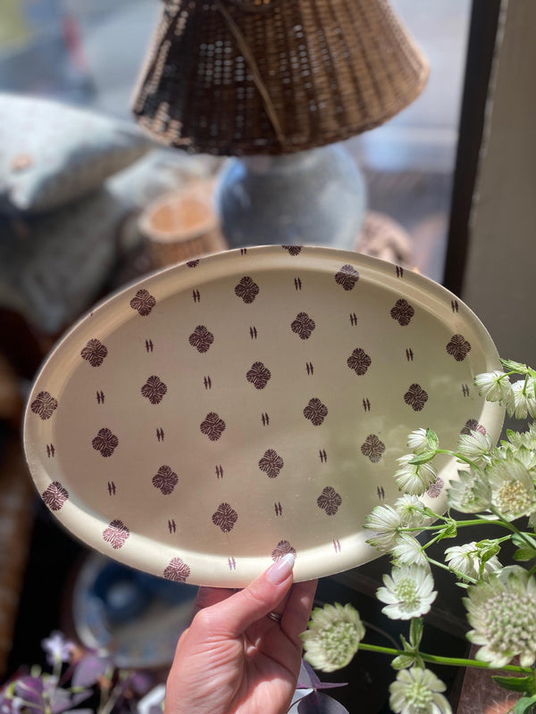 Helene Blanche serveringsbrett, Silvia's Cloth Plum Oval