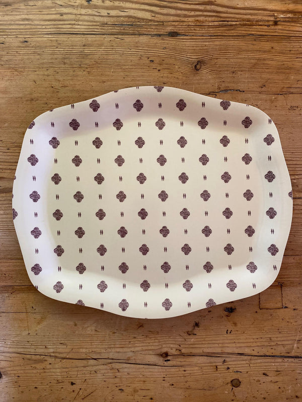 Helene Blanche serveringsbrett, Silvia's Cloth Plum Curvy Oval