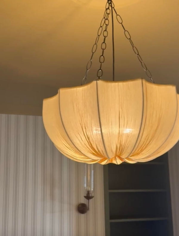 Taklampe, med stoffskjerm