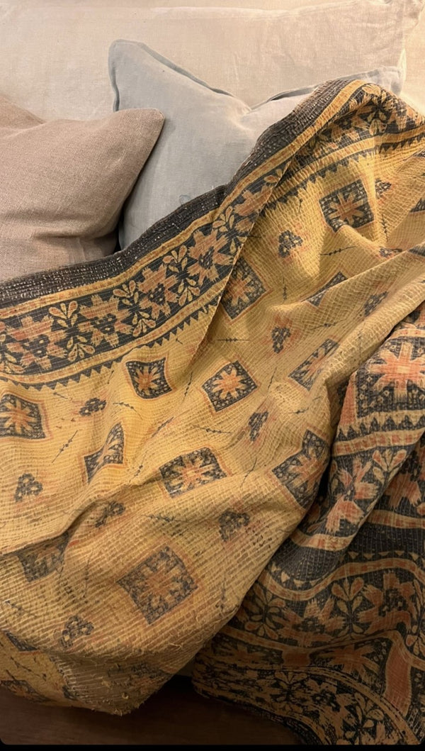 Kantha throw/bedspread